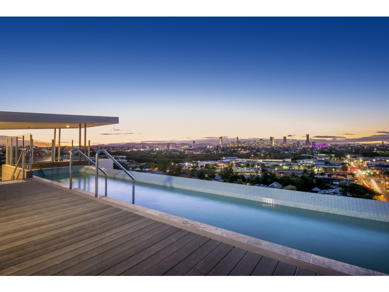 2063/123 Cavendish Road, Coorparoo QLD 4151