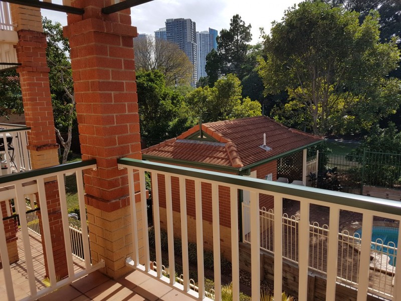 53 Bauer Street, Southport QLD 4215