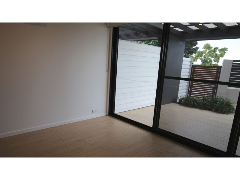 16/42 Stadium Drive, Robina QLD 4226