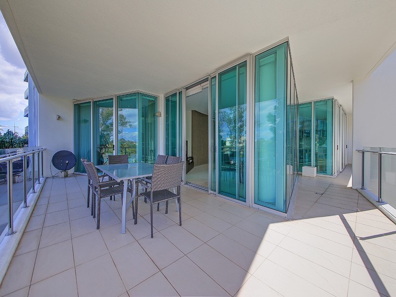 205 Coronation Drive, Milton QLD 4064