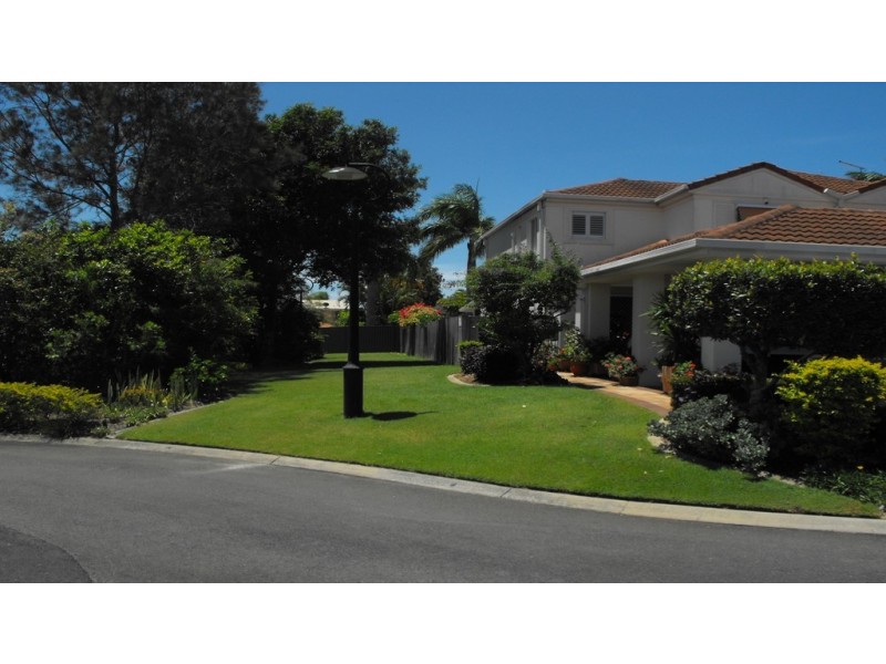 8/276 Oxley Dr, Runaway Bay QLD 4216