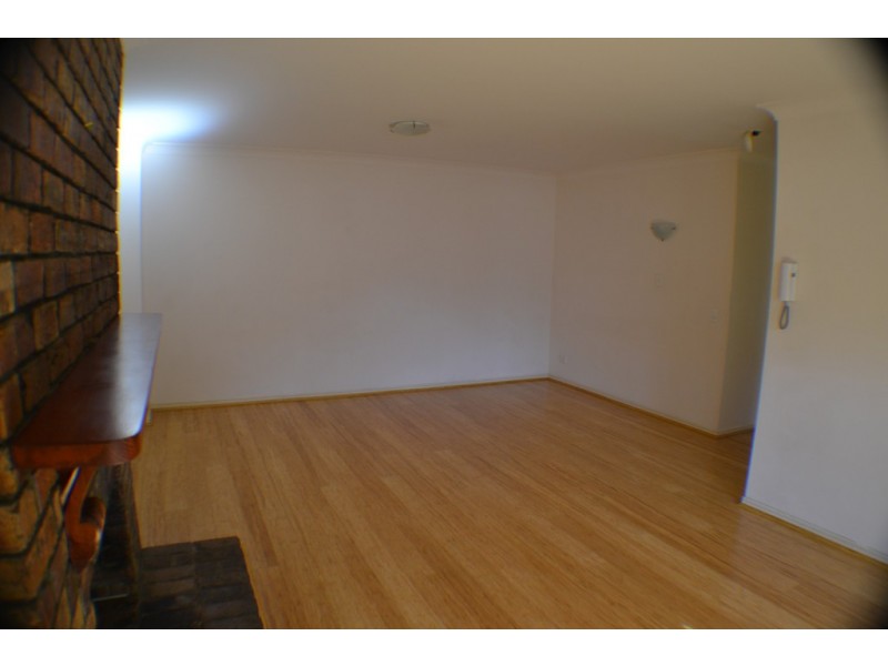 18 Discovery Drive, Helensvale QLD 4212