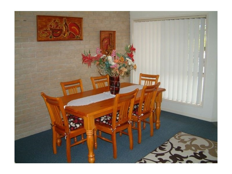 18 Discovery Drive, Helensvale QLD 4212