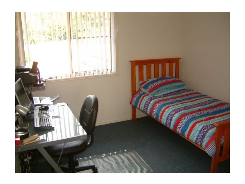 18 Discovery Drive, Helensvale QLD 4212