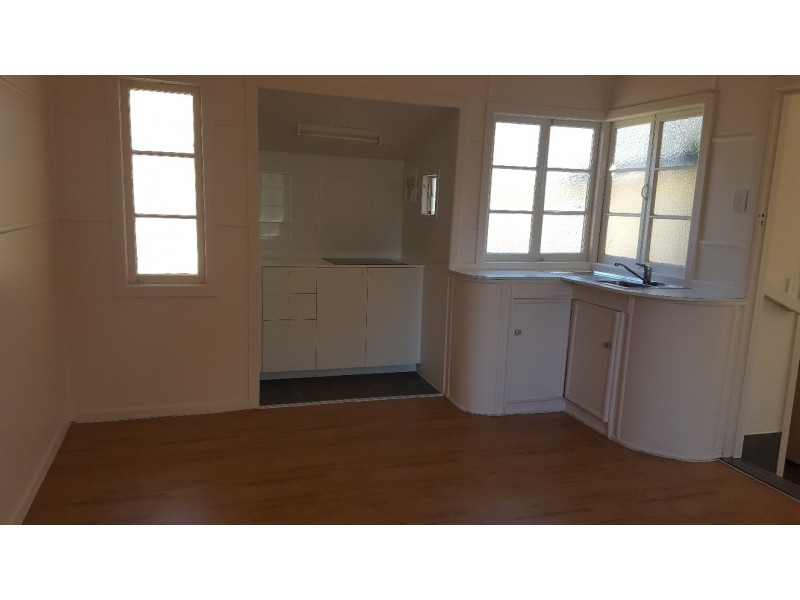 44 Eugaree Street, Southport QLD 4215