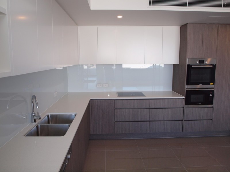 5 Chester Terrace, Southport QLD 4215