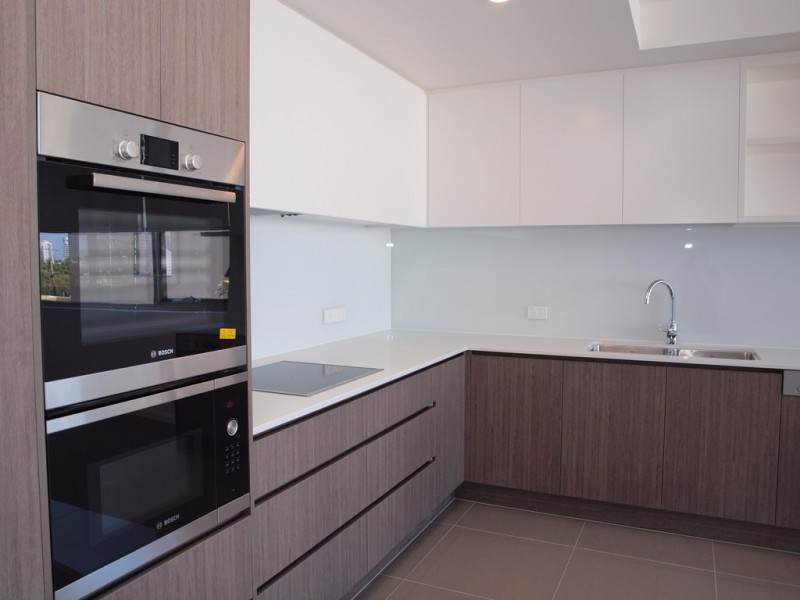 5 Chester Terrace, Southport QLD 4215