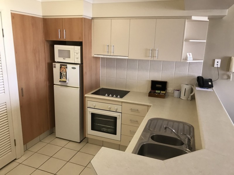 1095/2633 Gold Coast Highway, Broadbeach QLD 4218