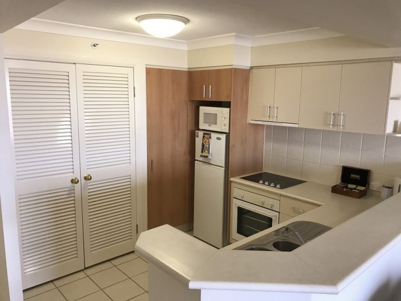 1095/2633 Gold Coast Highway, Broadbeach QLD 4218