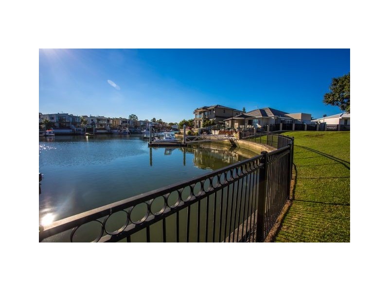15 Compass Drive, Biggera Waters QLD 4216