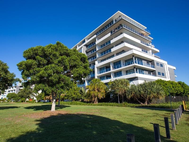15 Compass Drive, Biggera Waters QLD 4216