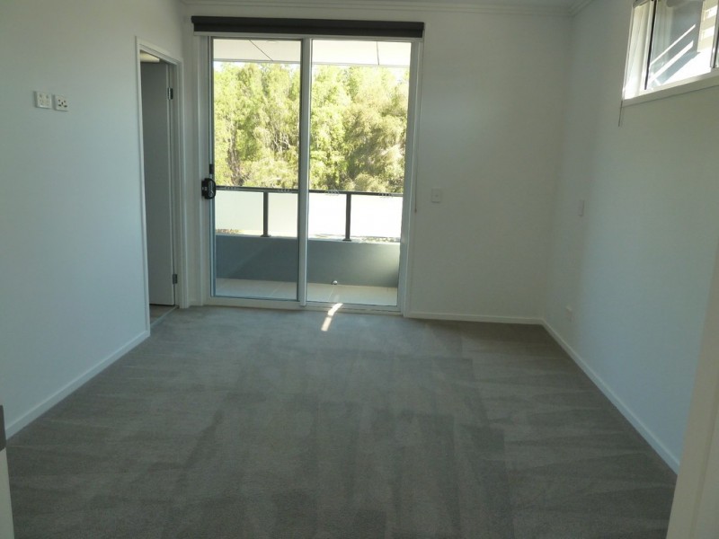 32 Florabella Drive, Robina QLD 4226