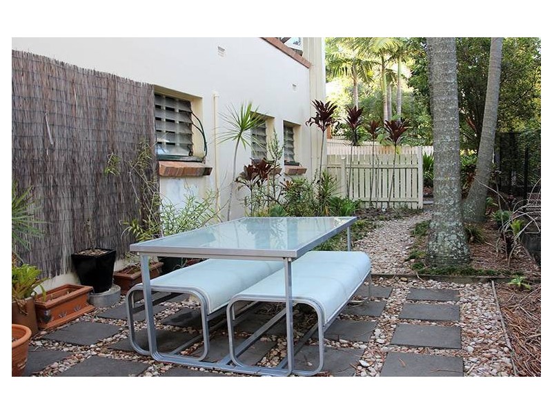 2/52 Miles Street, Clayfield QLD 4011