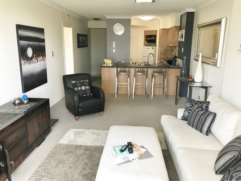2027/2633 Gold Coast Highway, Broadbeach QLD 4218