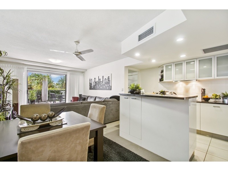 5/57 Grand Parade, Kawana Island QLD 4575