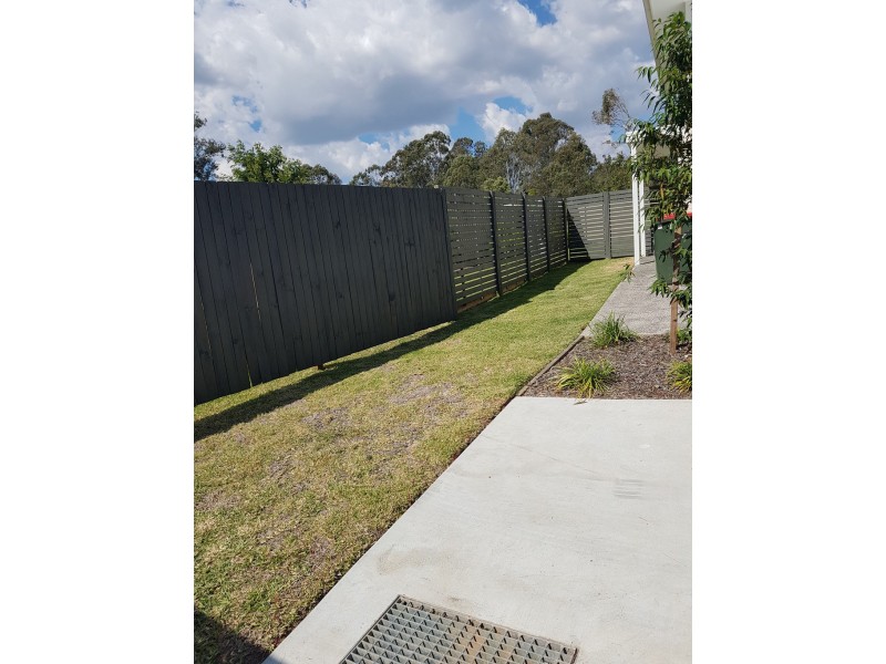 8 20 Eminence Lane, Bridgeman Downs QLD 4035