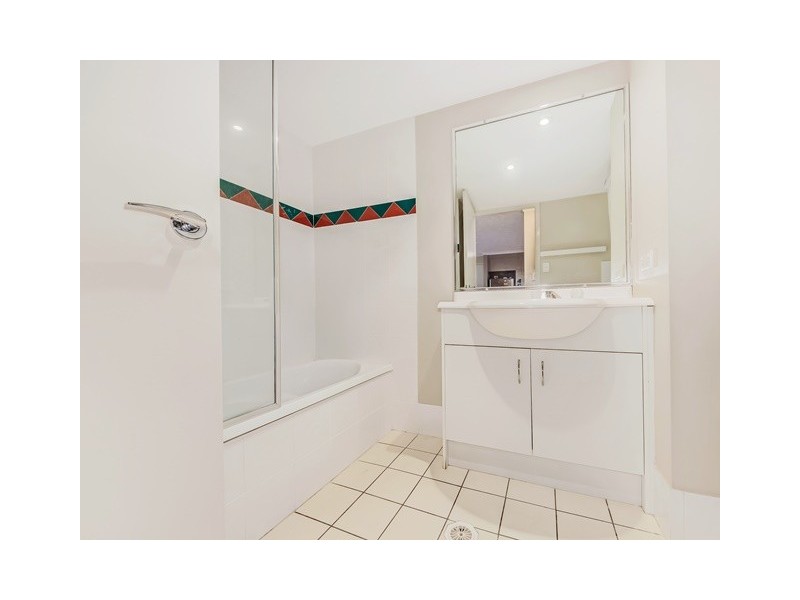 3/170 High St, Southport QLD 4215