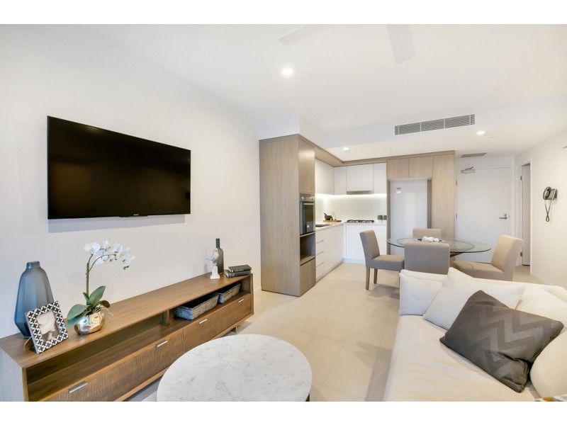 1106/123 Cavendish Road, Coorparoo QLD 4151