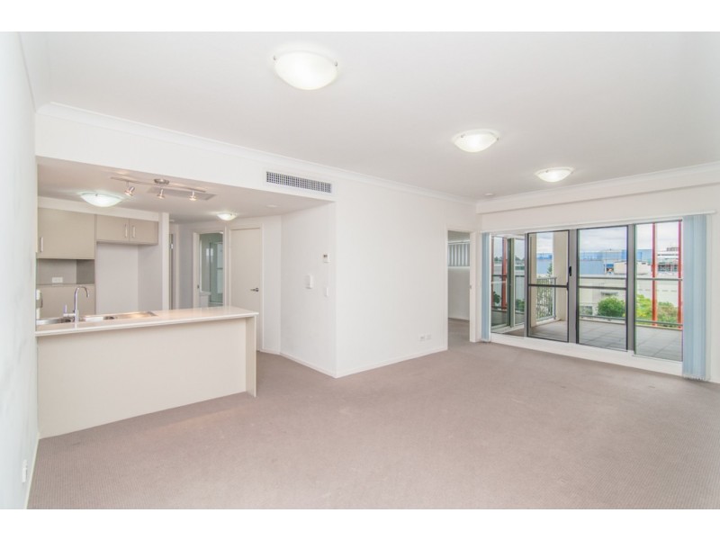 551/51 Playfied Street, Chermside QLD 4032