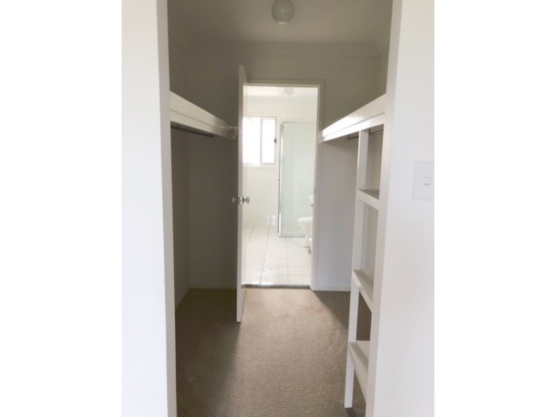 1 McAuley Parade, Pacific Pines QLD 4211