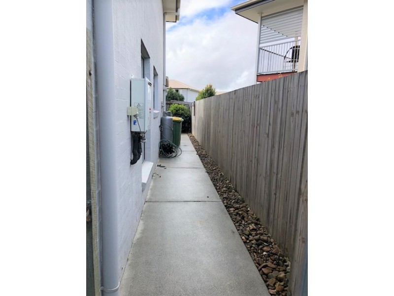 1 McAuley Parade, Pacific Pines QLD 4211