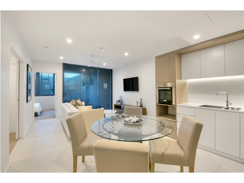 2081/123 Cavendish Road, Coorparoo QLD 4151