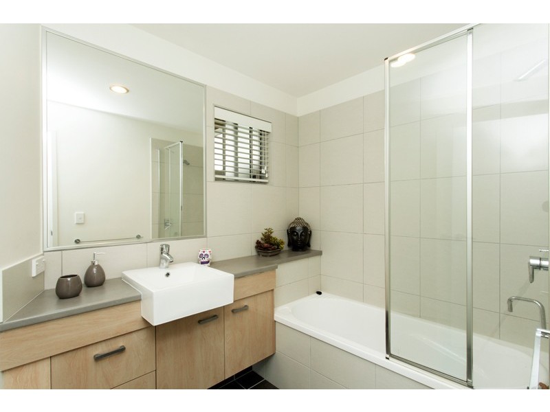 60/57 Grand Parade, Kawana Island QLD 4575