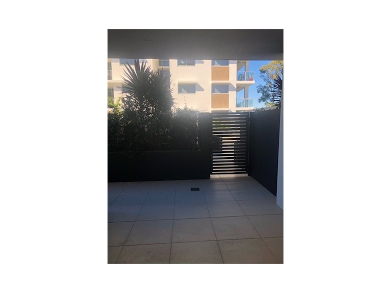 415/33 Lakefront Crescent, Varsity Lakes QLD 4227