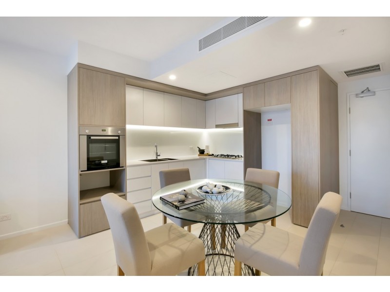 2081/123 Cavendish Road, Coorparoo QLD 4151