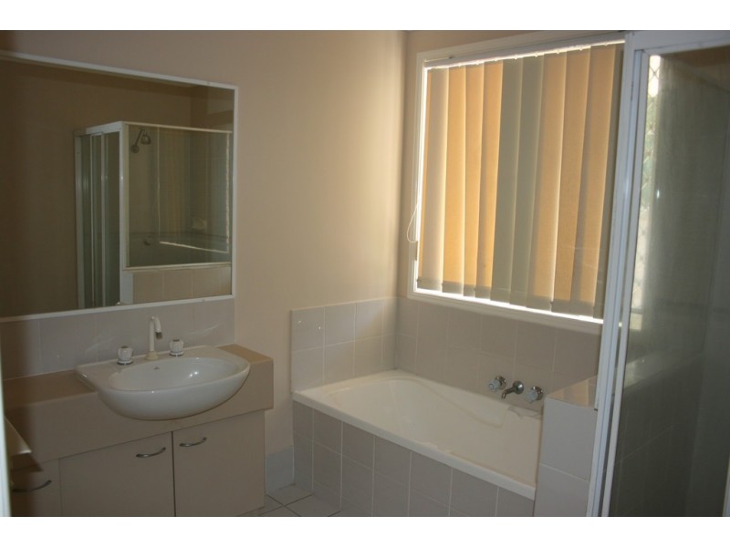 Unit 28, 33-67 Edmund Rice Dr, Southport QLD 4215
