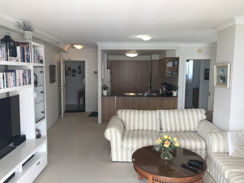 2121/2633 Gold Coast Highway, Broadbeach QLD 4218