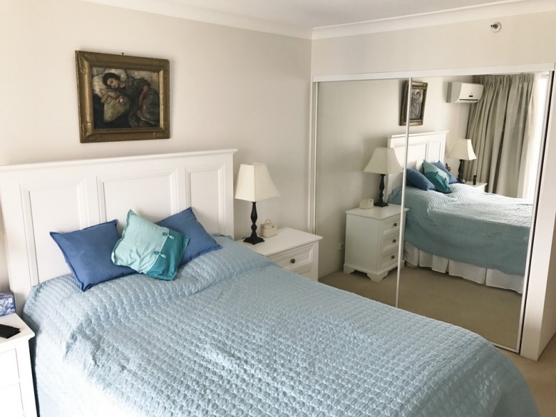 2121/2633 Gold Coast Highway, Broadbeach QLD 4218