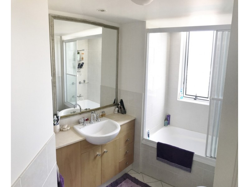 2121/2633 Gold Coast Highway, Broadbeach QLD 4218
