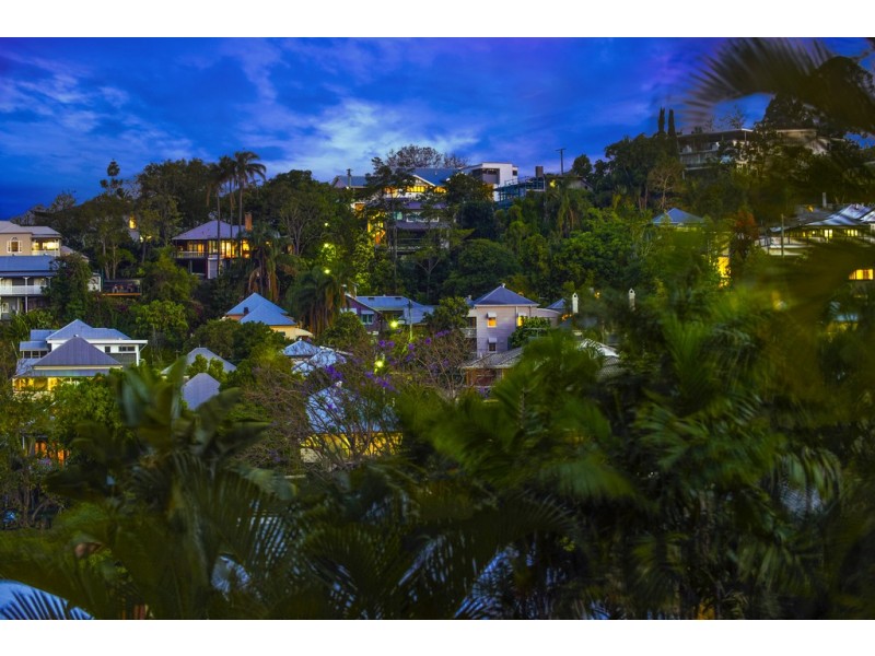 61/241 Arthur St, Teneriffe QLD 4005