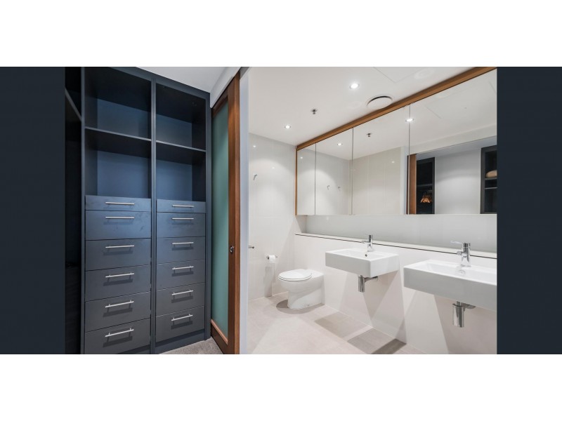 37 Harbour Rd, Hamilton QLD 4007