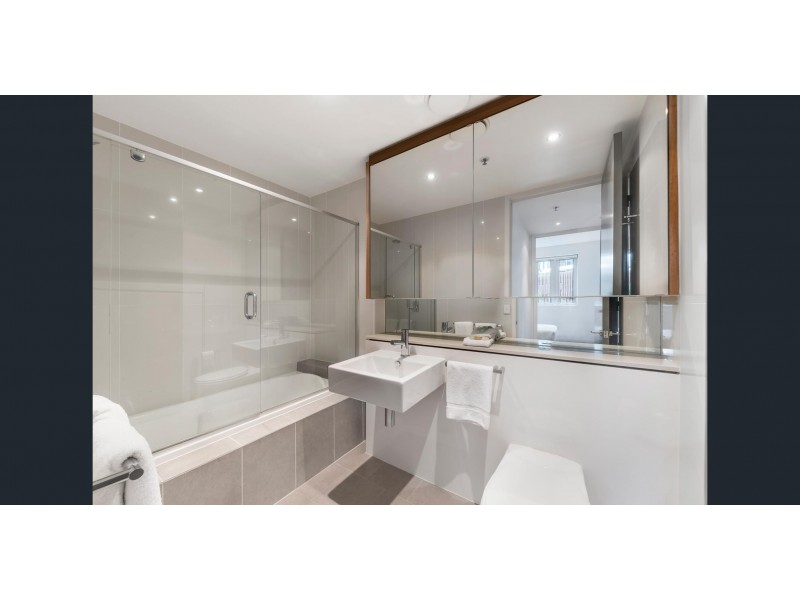37 Harbour Rd, Hamilton QLD 4007