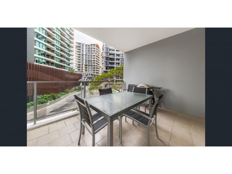 37 Harbour Rd, Hamilton QLD 4007