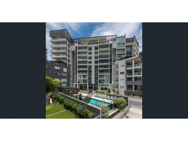 37 Harbour Rd, Hamilton QLD 4007