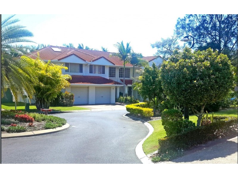 276 Oxley Dr, Runaway Bay QLD 4216