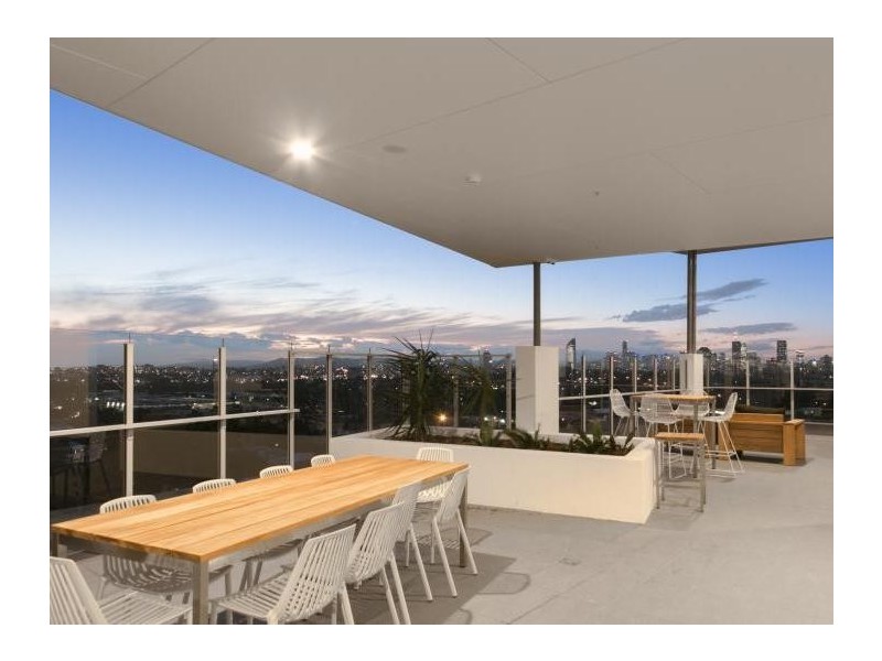 2089/123 Cavendish Road, Coorparoo QLD 4151