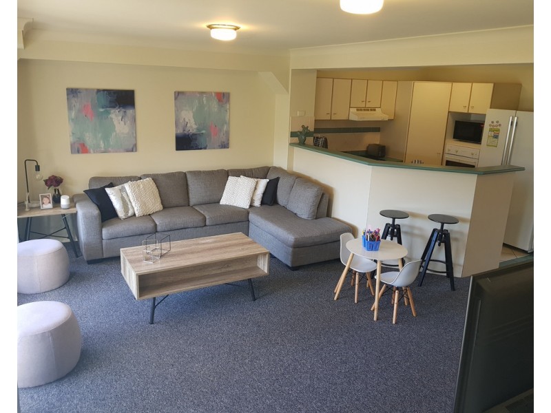 6/18 Discovery Drive, Helensvale QLD 4212