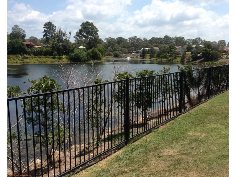11 Marks Drive, Varsity Lakes QLD 4227