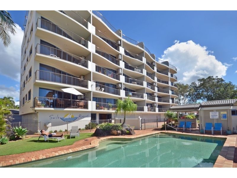 2/3 Landsborough Parade, Golden Beach QLD 4551