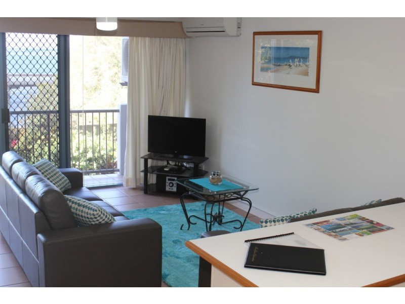 2/3 Landsborough Parade, Golden Beach QLD 4551