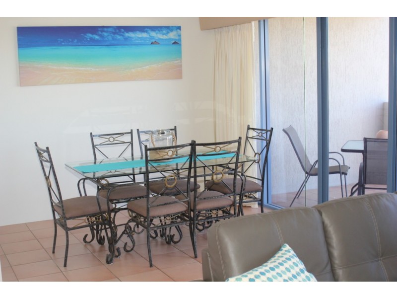 2/3 Landsborough Parade, Golden Beach QLD 4551