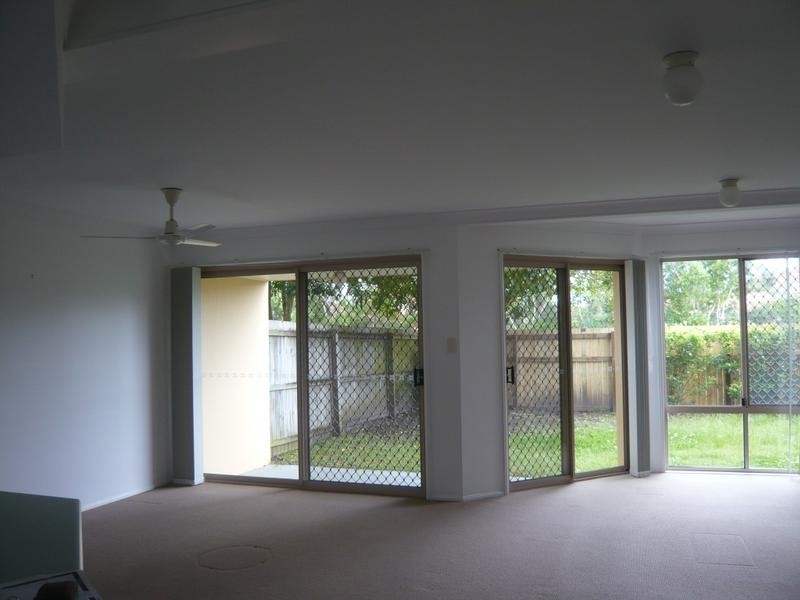 11/88 Cotlew Street East, Southport QLD 4215