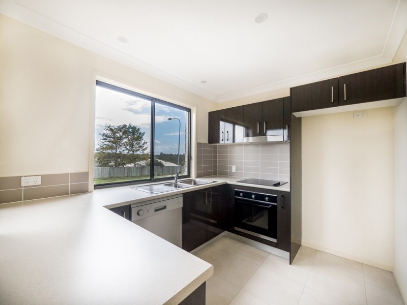 2 Week Rent Free, Kallangur QLD 4503