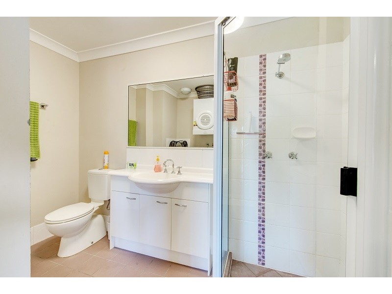 4 Omeo St, Macgregor QLD 4109
