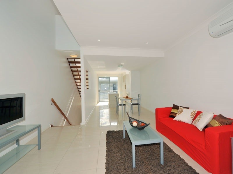 66 Richmond Road, Morningside QLD 4170