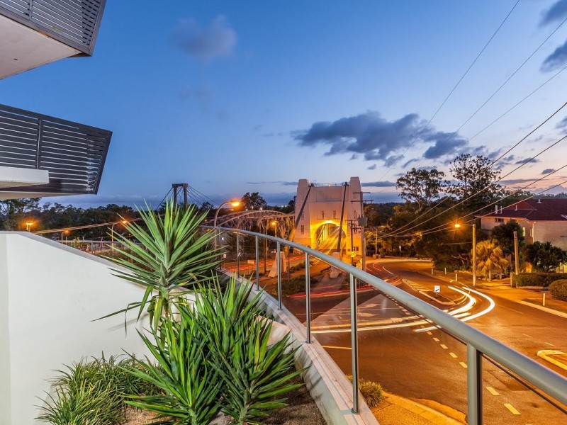 30 Riverview Terrace, Indooroopilly QLD 4068
